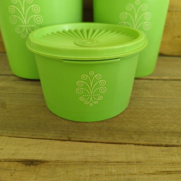 Vintage 1970s Set of Three Tupperware Apple Green Servalier Canisters - Picture 5 of 10